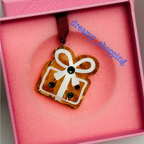 NIB Swarovski Holiday Cheers Gingerbread Gift Cookie Crystal Ornament #5656278 - Picture 4 of 10